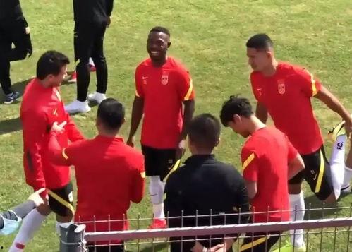 国足伙食爆料视频完整版,完整版视频曝光，运动员饮食背后的故事